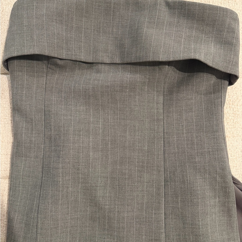 Aritzia Babaton Gray Pinstripe strapless top